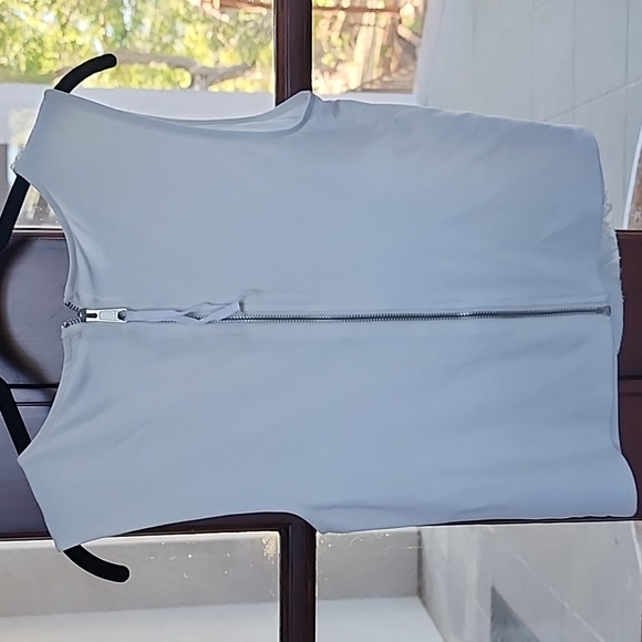 A Sparkly Tank - Picture 3 of 4